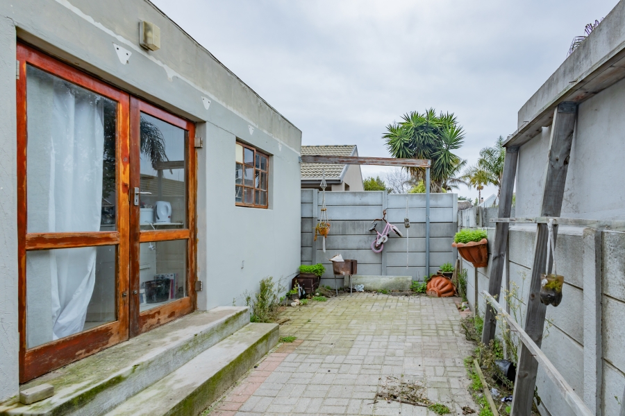 3 Bedroom Property for Sale in Protea Village Western Cape